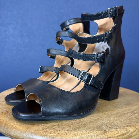 Seychelles Black Multi-Strap Kayak Heels Sandals | Size 6.5 - Picture 2 of 9